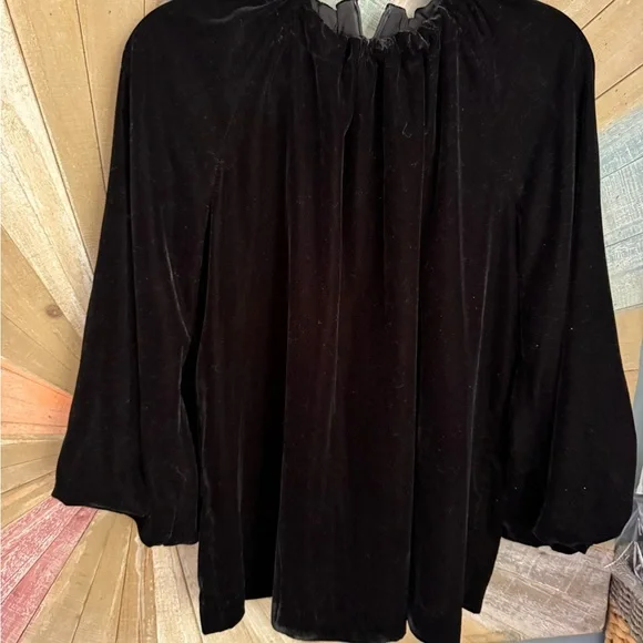 Kin John Lewis Chic Black Velvet Women's Blouse - Picture 2 of 6